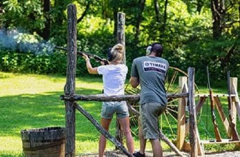 Ear Plugs vs Ear Muffs – How to Choose Your Hearing Protection